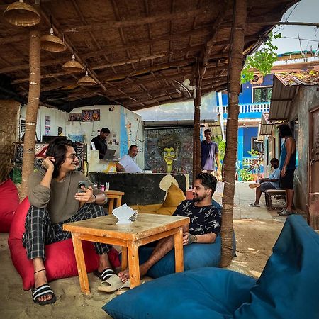 12 Monks - Beachside Hostel Арамболь Экстерьер фото