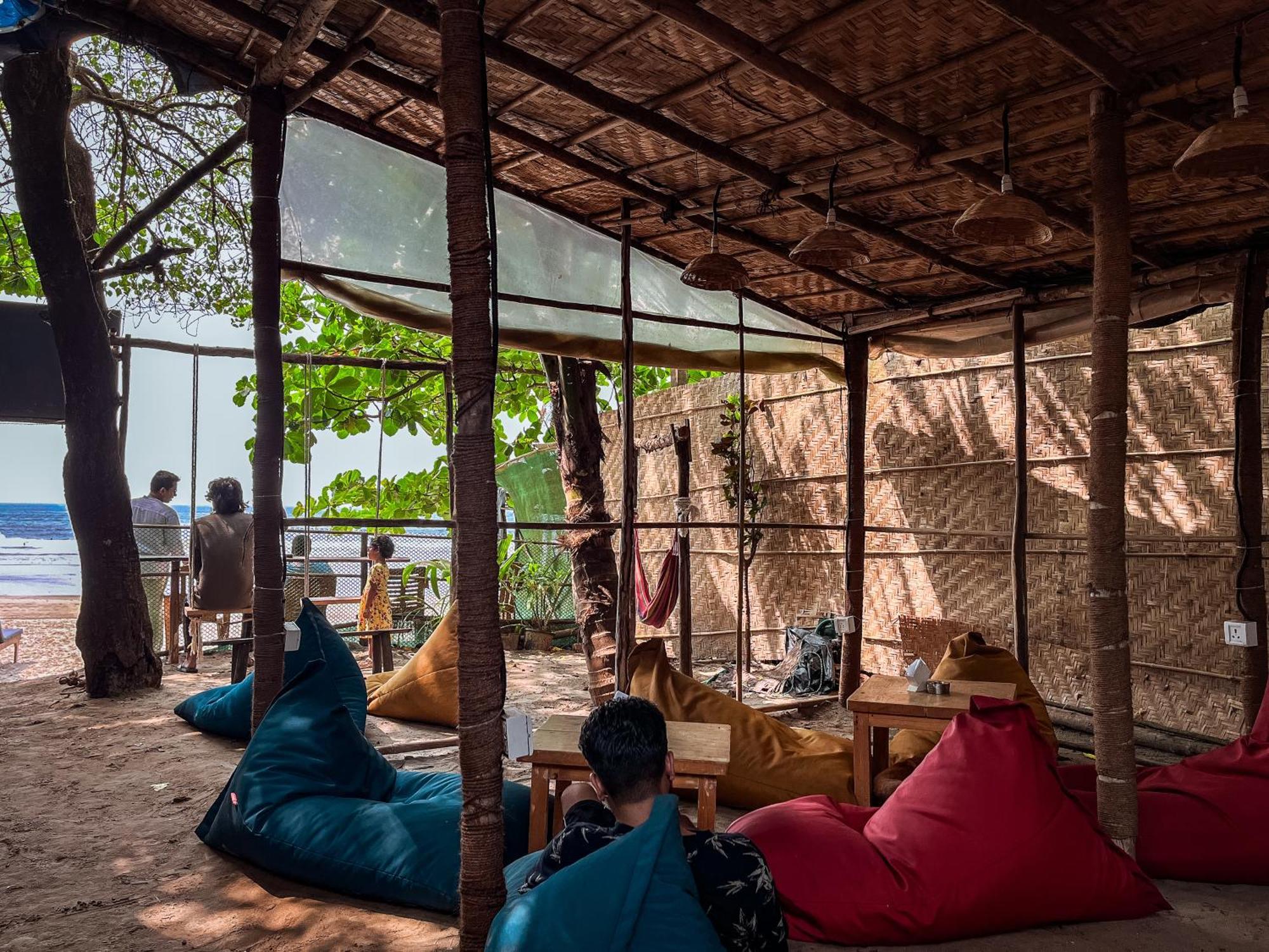 12 Monks - Beachside Hostel Арамболь Экстерьер фото