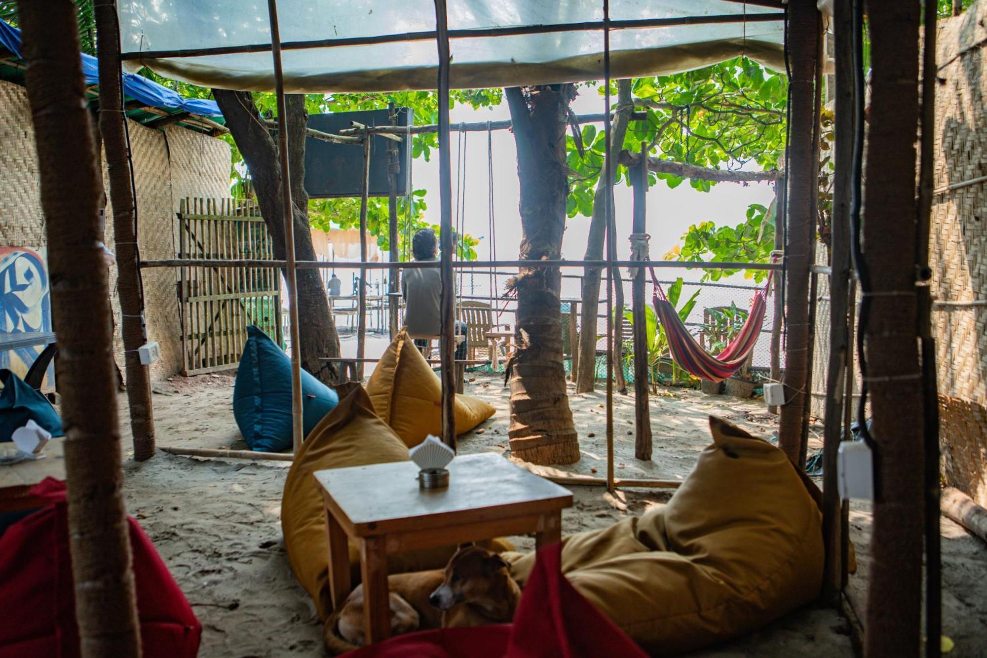 12 Monks - Beachside Hostel Арамболь Экстерьер фото