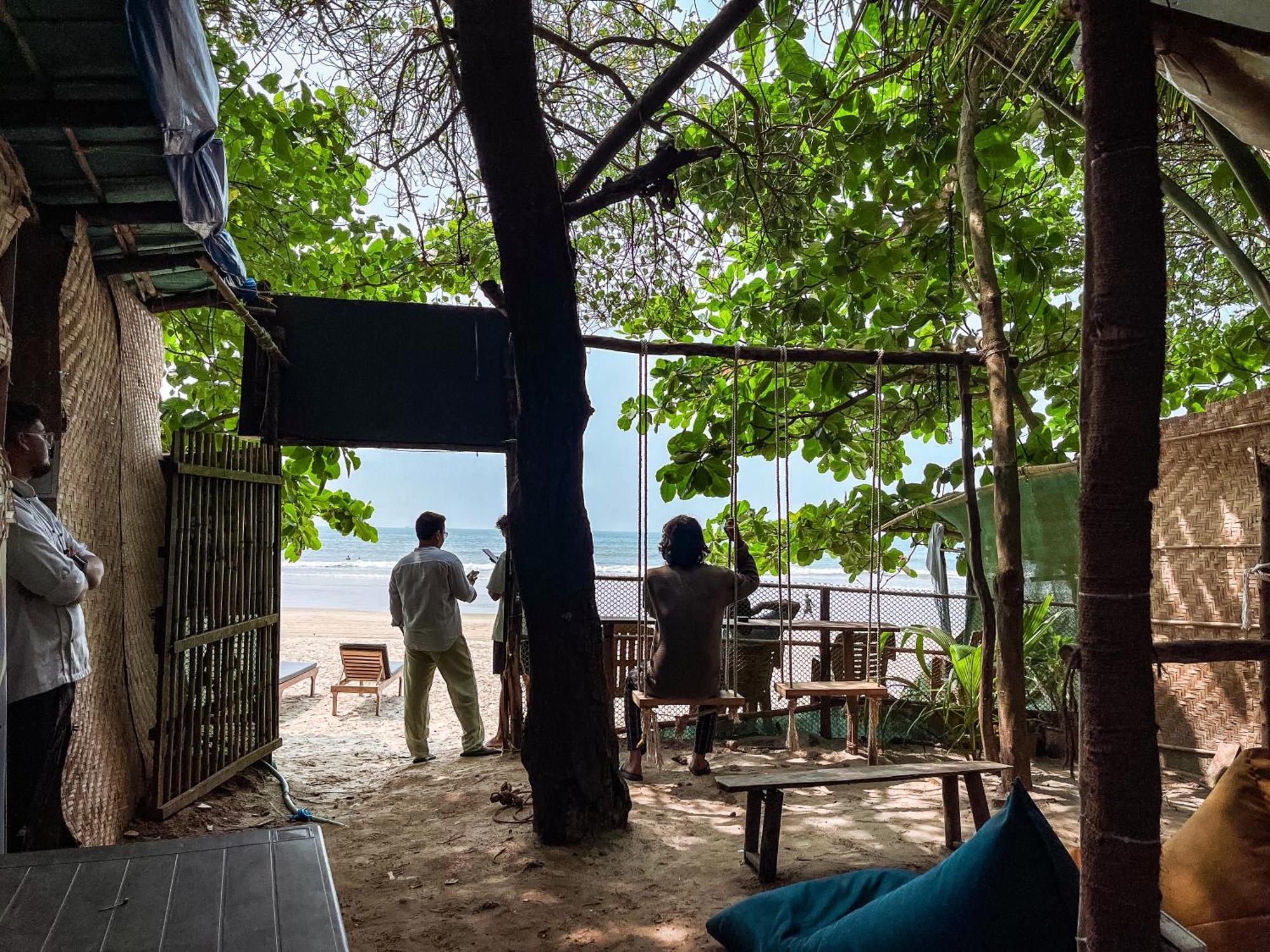 12 Monks - Beachside Hostel Арамболь Экстерьер фото