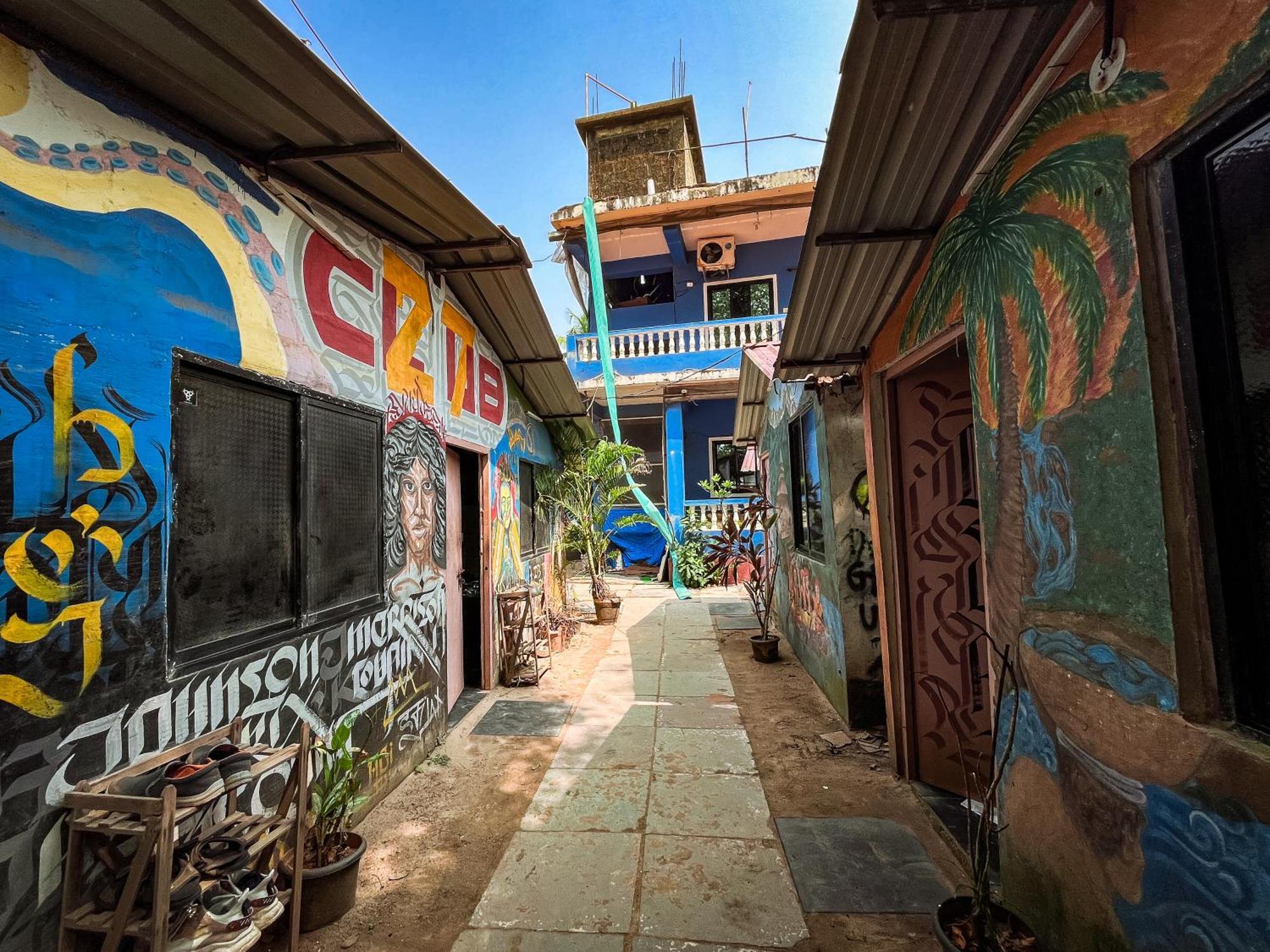 12 Monks - Beachside Hostel Арамболь Экстерьер фото